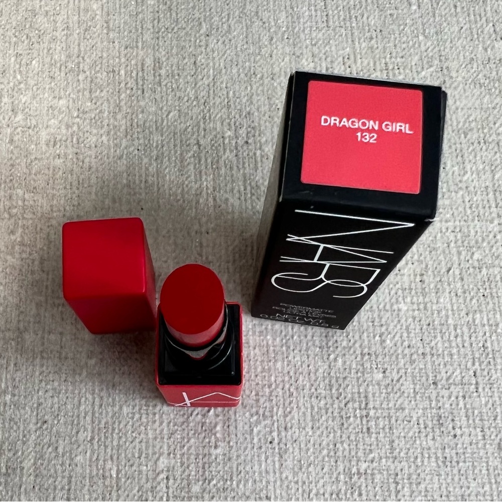 🎁2 for $30🎁 NARS Powermatte Long-Lasting Lipstick mini in Dragon Girl - Picture 2 of 8